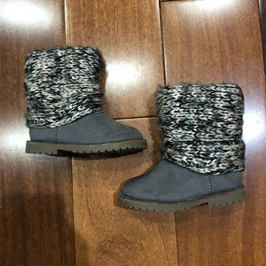Koala kids size 4 booties